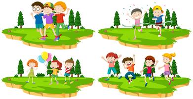 Quatro cenas de crianças brincando no parque vetor