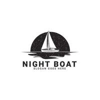 noite barco logotipo, inspirado de uma barco a vela este velas às noite vetor