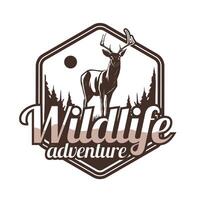 animais selvagens aventura emblema com veado desenhando vetor