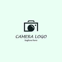 uma logotipo Projeto para uma fotografia empresa. a logotipo características uma simples e elegante Câmera ícone vetor