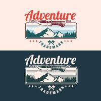 região selvagem, explorador, aventura, acampamento crachá vintage logotipo gráfico ilustração vetor