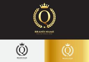 conceito do logotipo da coroa de luxo ouro letra q