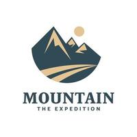 montanha a expedição, explorador, logotipo, emblema vetor