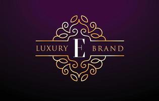 e letter logo luxury.royal monogram design vetor