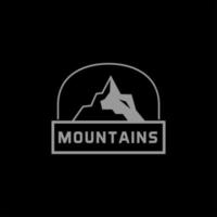 logotipo de saída da montanha. expedição e exploração de montanha vetor