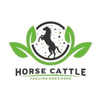 design de logotipo vintage ou retrô de cavalo de gado vetor