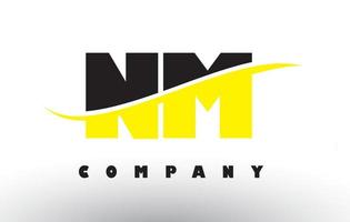nm nm logotipo em letras pretas e amarelas com swoosh. vetor