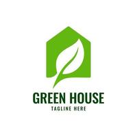 casa verde ou conceito de logotipo de casa de fazenda com ilustração de ícone de folha natural vetor