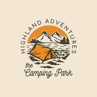 distintivo de logotipo de acampamento ao ar livre de aventura vintage desenhada à mão vetor