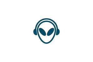 vetor de design de logotipo de podcast de música de dj de fone de ouvido alienígena