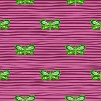 padrão sem emenda abstrato de fauna com formas de borboleta folclórica verde brilhante. fundo listrado rosa. vetor