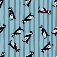 padrão aleatório sem costura com impressão de pinguins fofos no estilo infantil. fundo listrado azul. cenário animal. vetor