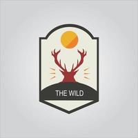 aventura de acampamento de logotipo simples nas montanhas e na natureza. vetor