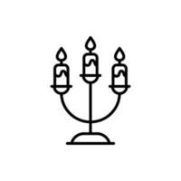 castiçal com ícone de linha de velas acesas. decoração à luz de velas para pictograma de contorno de halloween. castiçal com chama para religião, natal, ícone de hanukkah. traço editável. ilustração vetorial. vetor
