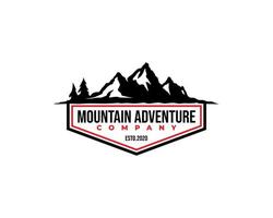 distintivo de logotipo de aventura de montanha. design de logotipo de silhueta de montanha do himalaia