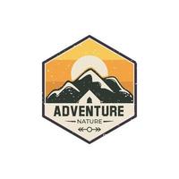 logotipo colorido para aventura ou atividades ao ar livre vetor
