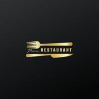 conceito de garfo e faca de logotipo de restaurante dourado design de ilustração vetorial vintage vetor