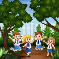 desenhos animados crianças felizes em uniforme escolar no fundo da cidade vetor