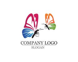 Borboleta simples conceitual, ícone colorido. Logotipo. Vetor