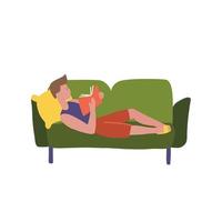 homem caucasiano relaxante com um livro no sofá em casa. jovem lendo um livro em um sofá. cara jovem feliz deitado em casa. ilustração em vetor design plano. disposição quadrada.