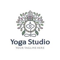 logotipo do estúdio de ioga com ícone de apanhador de sonhos e símbolo de mão vetor