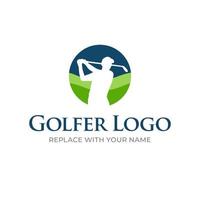 logotipo do jogador de golfe com a silhueta de um jogador e fundo de grama vetor