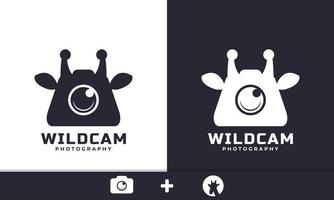 wildcam ou logotipo de câmera selvagem para combinação de logotipo de fotografia de animais de girafa e câmera vetor