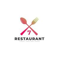 logotipo do restaurante. número 7 com garfo de colher para modelo de design de ícone de logotipo de restaurante vetor