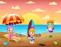 férias de verão com crianças na praia tropical vetor