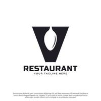 logotipo do restaurante. letra inicial v com garfo de colher para modelo de design de ícone de logotipo de restaurante