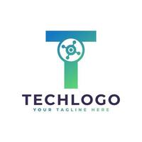 logotipo da letra t de tecnologia. forma geométrica verde com círculo de pontos conectado como vetor de logotipo de rede. utilizável para logotipos de negócios e tecnologia.