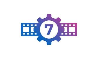 Roda dentada de engrenagem número 7 com tira de filme de listras de carretel para inspiração de logotipo de estúdio de produção de cinema de filme vetor