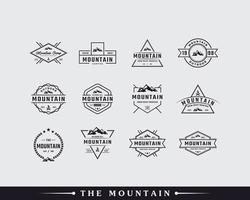 conjunto de símbolo clássico vintage emblema gelo neve montanha rochosa. riacho rio monte pico colina natureza paisagem paisagem inspiração design de logotipo