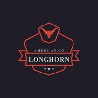 distintivo retrô vintage para vaca texas longhorn, elemento de modelo de design de logotipo de fazenda de campo de família de cabeça de touro ocidental do país