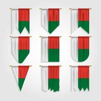 bandeira de madagascar em diferentes formas vetor