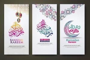 modelo de conjunto de banner de enrolar de luxo e elegante, ramadan kareem com caligrafia islâmica, lua crescente, lanterna tradicional e mesquita padrão textura de fundo islâmico vetor