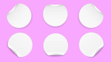 modelo de adesivos redondos enrolados. banners de etiqueta branca superfície rosa para publicações e texto publicitário promoção de produtos da web e comunicação social vetorial vetor