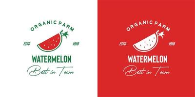 ilustração gráfico de vetor de fatia de melancia aquosa vermelha fresca da fazenda orgânica melhor na cidade fruta de qualidade premium bom para melancia logotipo vintage mercado de varejo mercearia frutado
