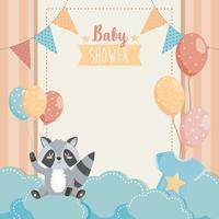 Cartão de chuveiro de bebê com guaxinim com balões nas nuvens vetor