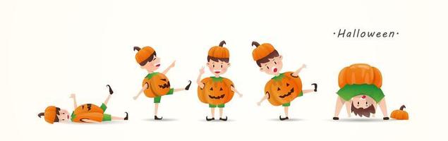 Crianças em trajes de abóbora de Halloween vetor