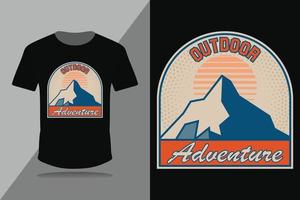 design de camiseta retrô de aventura. design de camiseta ao ar livre. vetor de design de camiseta para impressão. camping logotipo design retrô, ilustração vetorial vintage.