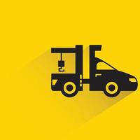 caminhão de reboque na ilustração de fundo amarelo vetor