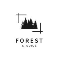 logotipo simples do estúdio florestal com uma forma de caixa de captura. vetor de logotipo isolado