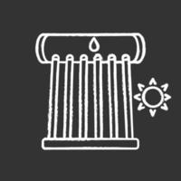 ícone de giz de aquecedor solar de água industrial. tubos coletores solares e tanque de água. sistema de aquecimento de água ecológico. ilustração de quadro-negro vetorial isolado vetor