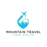 vetor de design de logotipo de viagem de montanha