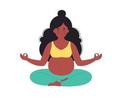 mulher grávida negra meditando em pose de lótus. gravidez saudável, ioga vetor