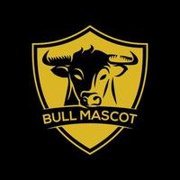 vetor de logotipo de touro com escudo, elemento de design para logotipo, pôster, cartão, banner, emblema, camiseta. ilustração vetorial