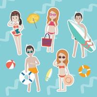 conjunto de personagens de desenhos animados em trajes de banho de verão com ícones de acessórios de praia vetor