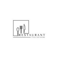 logotipo de comida com colher, garfo e faca. design de logotipo de restaurante vetor
