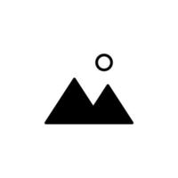 montanha, colina, monte, modelo de logotipo de ilustração vetorial de ícone de linha sólida de pico. adequado para muitos propósitos. vetor